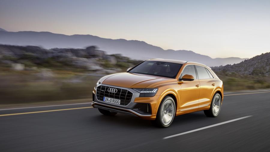  Audi Q8 50 TDI Quattro S-Line 2018 года  (WW) (фото 14 из 63)